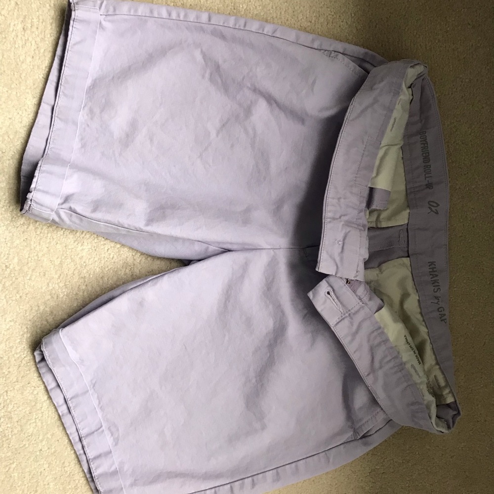 GAP women’s roll up Bermuda shorts